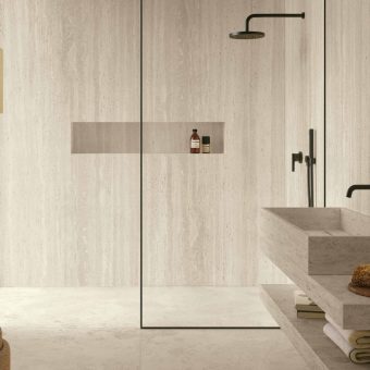 432-510-09LA-GEOTECA-TRAVERTINO-IVORY-CROSS-120X120-PTECH-TRAVERTINO-IVORY-VEIN-120X280-PTECH