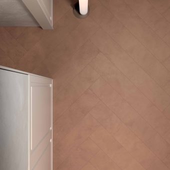 471-472-f03a-i-pigmenti-sand-60x60-cotto-20x120-boiserie-beige-60x120-terminale-2x60-battiscopa-beige-10x60